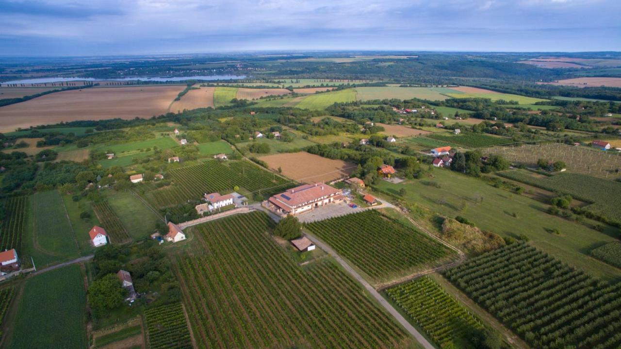 Ebner Pince - Panzió Turbékpuszta Exterior foto